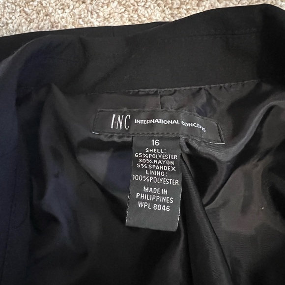 INC - Women’s Black Blazer, size 16 - Picture 2 of 3